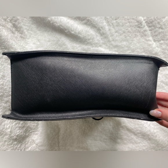 Guess Tote Work Bag - Picture 5 of 10